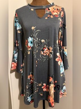 Hayze Keyhole Floral Dress - Slate Gray with Coral & Sky Blue Flowers
